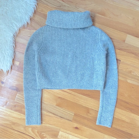 Club Monaco Angora Wool Crop Turtleneck Sweater Heather Gray Beige White - Picture 8 of 16
